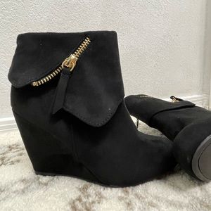 NWT | Rebel By Zigi Ksenia Black Wedge Ankle Boots | Size 6